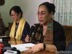 Video Sukmawati Menangis Sambil Minta Maaf