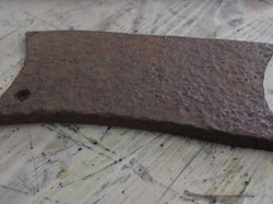 Keren! Tukang Las Ini Bikin Pisau Daging Karatan Kembali Jadi Mulus Mengilap