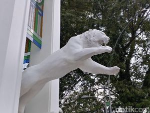 Tugu Maung: Sempat Pose Murung, Kini Tampil Meraung Tugu Maung: Sempat Pose Murung, Kini Tampil Meraung