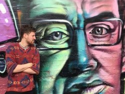 Sosok Stephen Hawking Diabadikan dalam Bentuk Grafiti