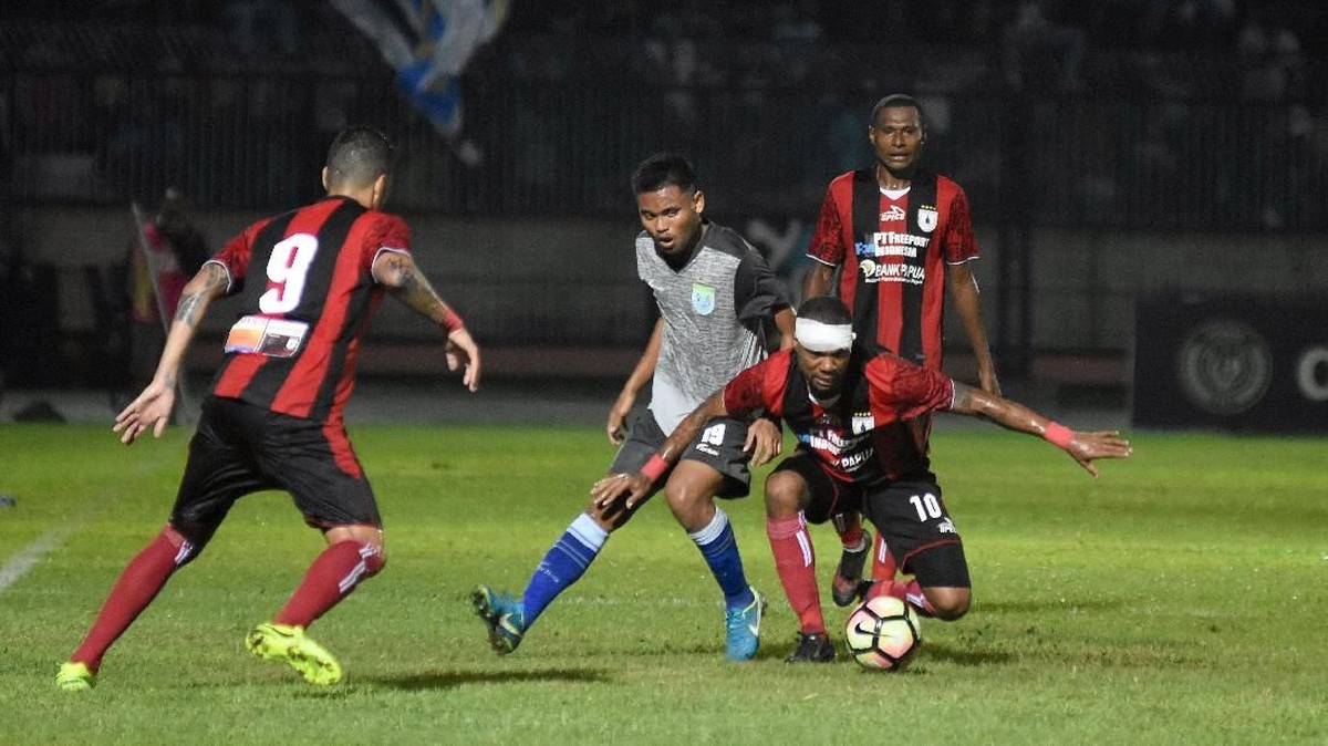 Saddil Ramdani dalam sebuah laga persahabatan antara Persela Lamongan vs Persipura Jayapura (Foto: M Risyal Hidayat/ANTARA FOTO)