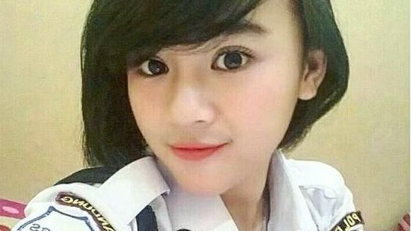 Satpam Cantik Asal Bandung Ini Viral, Wajah Imutnya Bikin Pria Terpikat