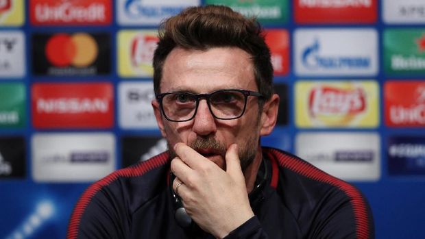 Eusebio Di Francesco harus memutar otak untuk mendapatkan strategi yang pas menghadapi Barcelona.