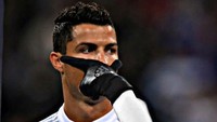Cristiano Ronaldo dua gol dan cetak gol salto yang sangat indah. Paulo Dybala dua kartu kuning dan diusi keluar lapangan. (Foto: Twitter)
