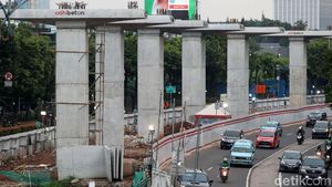 Hujan Panas, LRT Jabodebek Terus Digarap