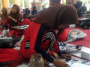 Ketika Anak-anak Difabel Mendesain Batik di Lamongan Ketika Anak-anak Difabel Mendesain Batik di Lamongan