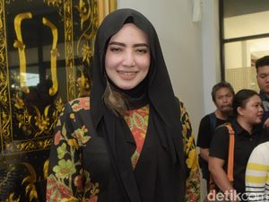 Opick Sering ke Rumah Yulia Mochamad tapi Tak Sendiri