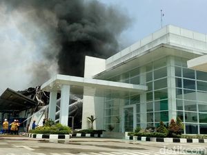 Ini Kesulitan Petugas PMK Padamkan Kebakaran Pabrik Tinta