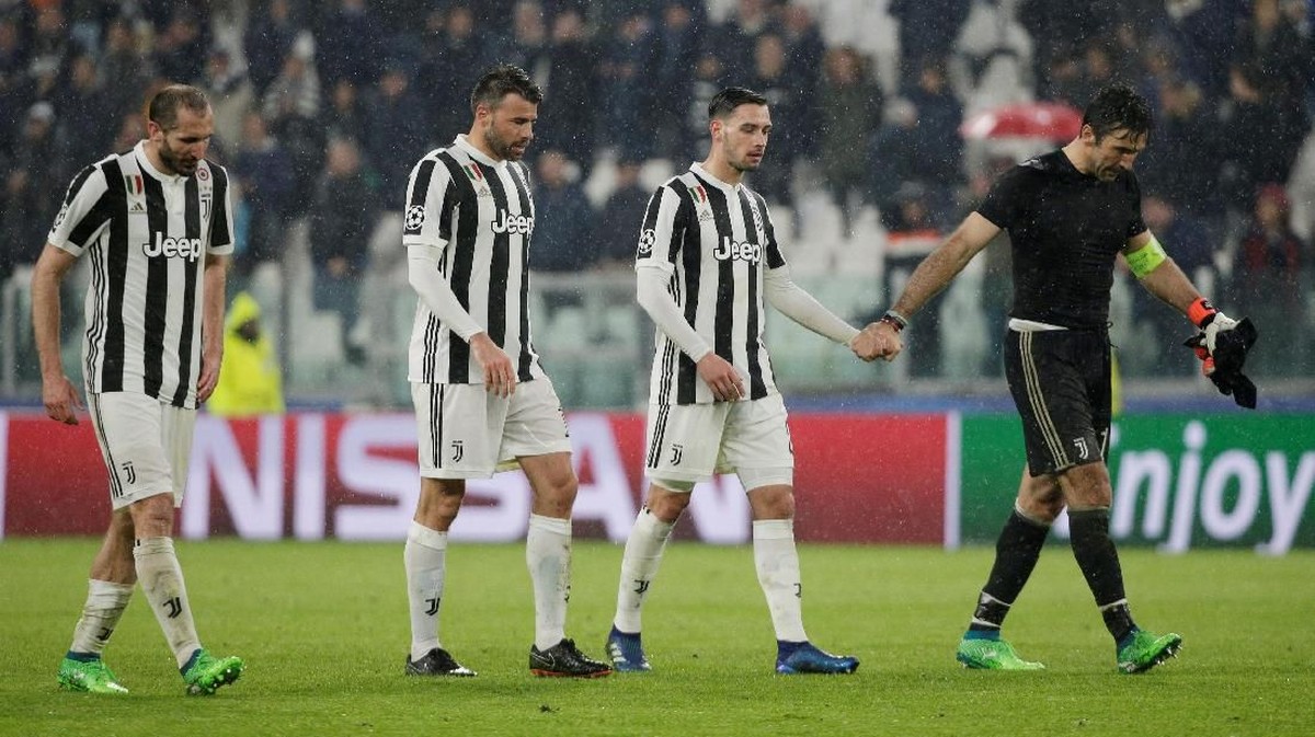 Kekecewaan para pemain Juventus setelah kalah 0-3 dari Real Madrid di kandang sendiri (Foto: Max Rossi/Reuters)
