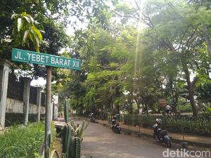 Teka-teki Penderekan Mobil Ratna Sarumpaet Teka-teki Penderekan Mobil Ratna Sarumpaet