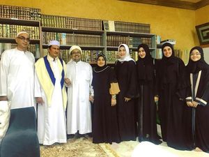 Tania Nadira Foto Bareng Habib Rizieq di Mekkah Tania Nadira Foto Bareng Habib Rizieq di Mekkah