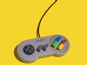 Keren! Ketika Biji Lego Berpadu dengan Benda Sehari-hari