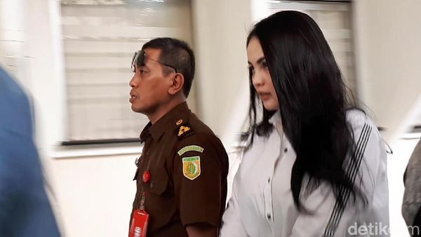 Jennifer Dunn Sidang Perdana, Si Cantik Ersya Aurelia