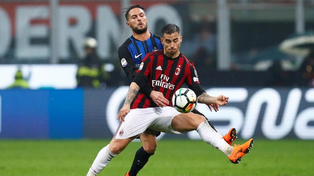 Laga AC Milan vs Inter Milan berakhir 0-0 (Foto: Alessandro Garofalo/Reuters)