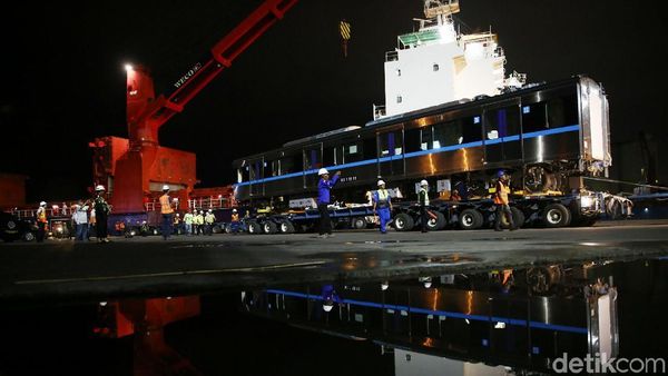 Kereta MRT Jakarta Tiba di Priok dari Jepang, Yuk Lihat Fotonya