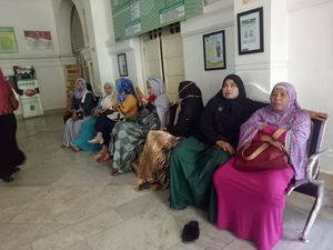 Gagal Berangkat, Ratusan Jemaah Tuntut Abu Tours Balikin Rp 18 M Gagal Berangkat, Ratusan Jemaah Tuntut Abu Tours Balikin Rp 18 M