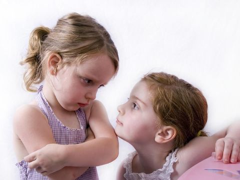 Pemicu dan Cara Atasi Sibling Rivalry agar Tak Berlanjut Sampai Dewasa 