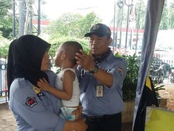 Dinsos Antar Pulang Bocah 3 Tahun yang Tersesat di Flyover Mampang