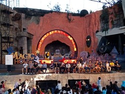 Guys, Ada Atraksi Sulap yang Seru di Dunia Fantasi