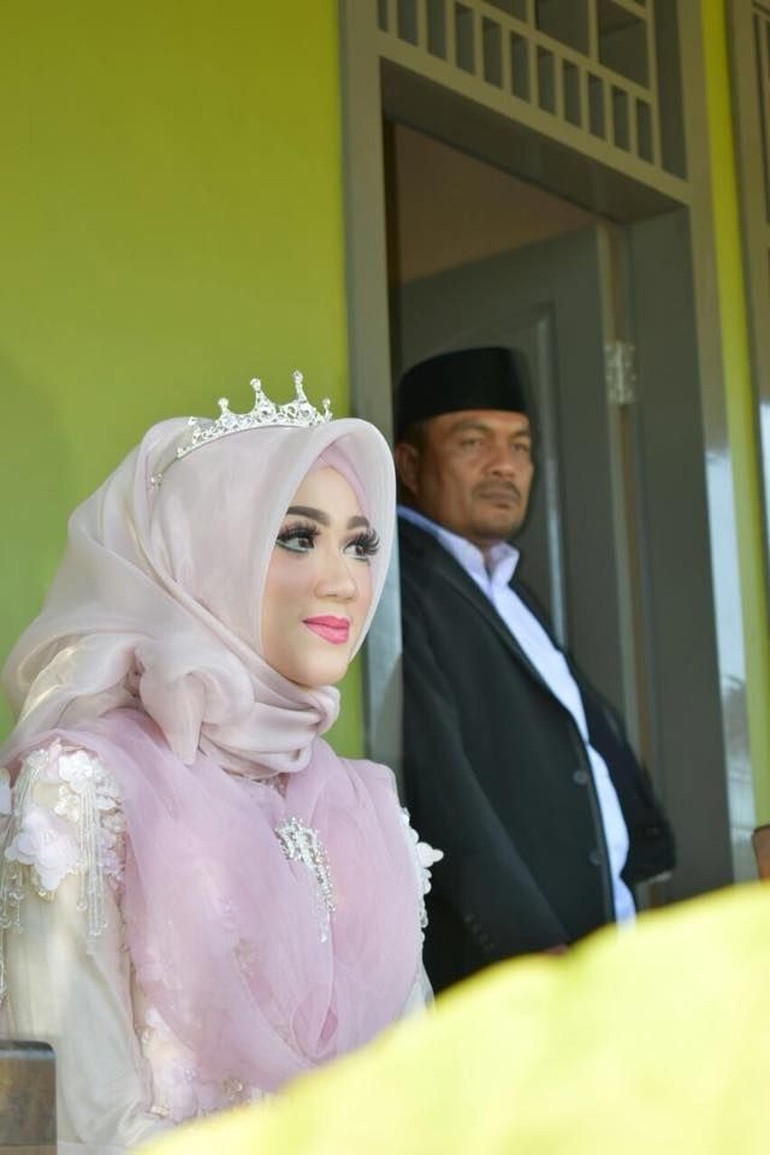 Potret Istri Kades Di Aceh Yang Dipuji Bak Barbie Di Foto Pernikahannya