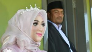 Potret Istri Kades di Aceh yang Dipuji bak Barbie di Foto Pernikahannya