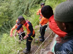 Mayat Pria Berbaju Batik Ditemukan di Sumur Jalatunda Dieng