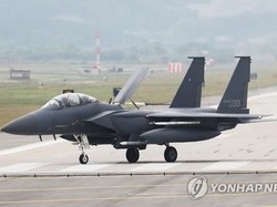 Jet Tempur F-15K Korea Selatan Jatuh Menghantam Pegunungan