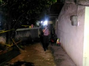 Anjing Pelacak Sisir Lokasi Tewasnya Pensiunan TNI AL di Pd Labu Anjing Pelacak Sisir Lokasi Tewasnya Pensiunan TNI AL di Pd Labu