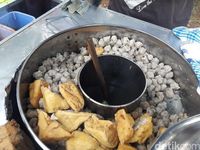 Punya Uang Rp 3 Ribu Bisa Jajan Semangkuk Bakso Kerikil yang Sedap