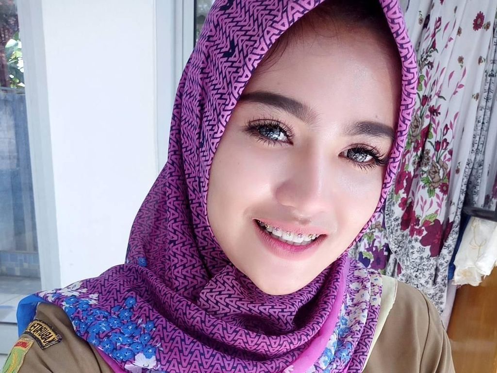 9 Cuitan Kocak Tentang Gimana Mau Jadi PNS, Bikin Senyum-senyum Sendiri 9 Cuitan Kocak Tentang Gimana Mau Jadi PNS, Bikin Senyum-senyum Sendiri