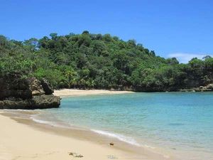 Wisatawan Ngeluh Tiket Ganda Pantai Ngliyep, Pengelola Bilang Begini