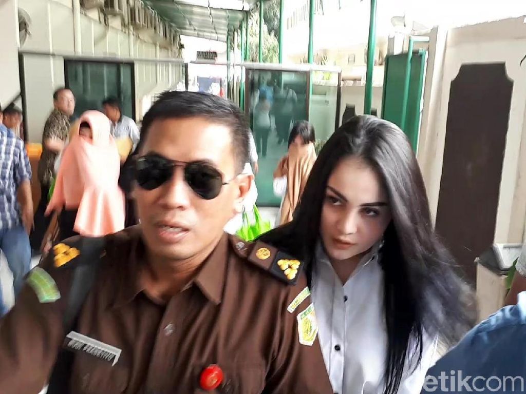 Jennifer Dunn Anggap Biasa Foto Sedang Facial Tersebar Jennifer Dunn Anggap Biasa Foto Sedang Facial Tersebar