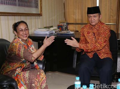 Sukmawati Soekarnoputri Sambangi Kantor MUI