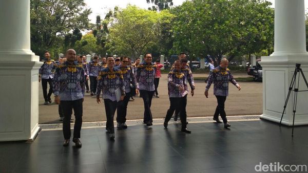Tagih Janji Jokowi, Puluhan Pengusaha Muda Serbu Istana
