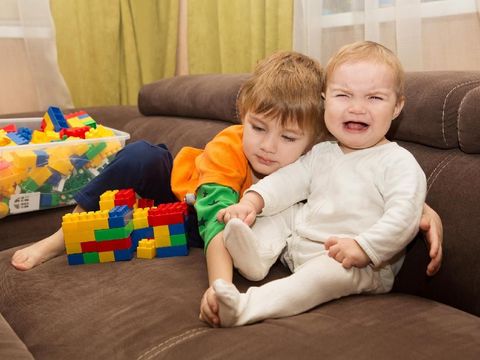 Saran buat Kate Middleton Agar 2 Anaknya Tak Cemburu ke si Adik/