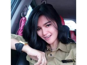 Disebut Netizen Mirip Miyabi, Ini Kata PNS Cantik Asal Karawang Disebut Netizen Mirip Miyabi, Ini Kata PNS Cantik Asal Karawang