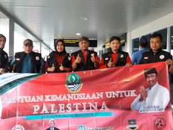 Siswa Palestina Dikirimi 1.000 Seragam Sekolah dari Jabar