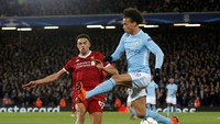 Kemenangan telak Liverpool atas Manchester City salah satunya tercipta karena peran Trent Alexander-Arnold. Dia dengan gemilang mematikan Leroy Sane dan membuat serangan City ke arah kanan pertahanan The Reds mentah. (Andrew Yates/Reuters)