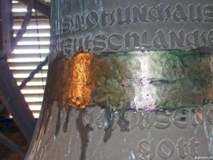 Lonceng Gereja Picu Debat Panjang tentang Era Nazi di Jerman