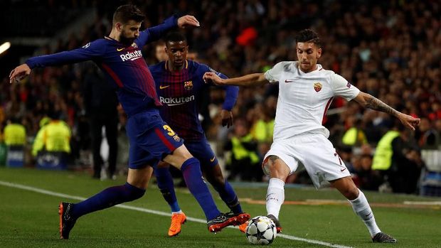 Barcelona terus menekan pertahanan AS Roma pada babak pertama. (