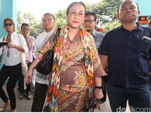 Kontroversi Sukmawati: Kidung Ibu Pertiwi hingga Bandingkan Sukarno-Nabi Kontroversi Sukmawati: Kidung Ibu Pertiwi hingga Bandingkan Sukarno-Nabi