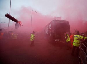 Fans Liverpool Berniat Menyambut, Man City Malah Khawatir Dilempari Lagi Fans Liverpool Berniat Menyambut, Man City Malah Khawatir Dilempari Lagi