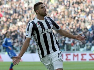 Ada Hoax Khedira Pastikan Can Gabung Juve