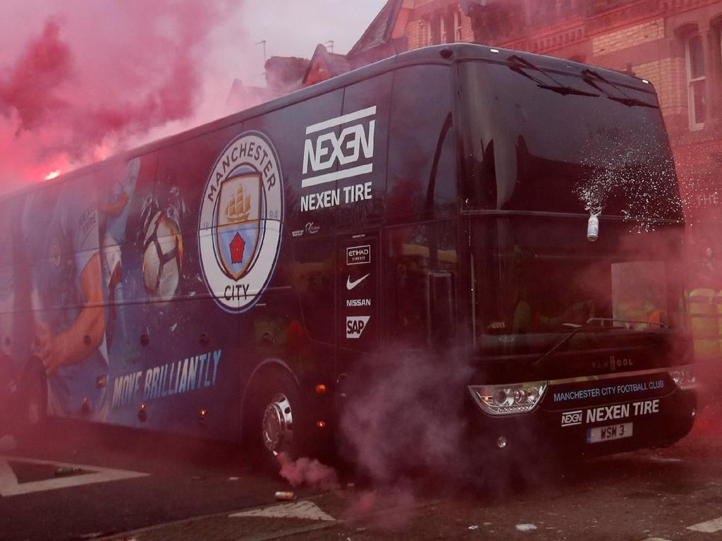 Khawatir Diserang Lagi, Man City Pakai Bus Mata-mata ke Liverpool Khawatir Diserang Lagi, Man City Pakai Bus Mata-mata ke Liverpool