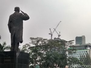 Patung Jenderal Sudirman yang Bolong Diperbaiki Hari Ini