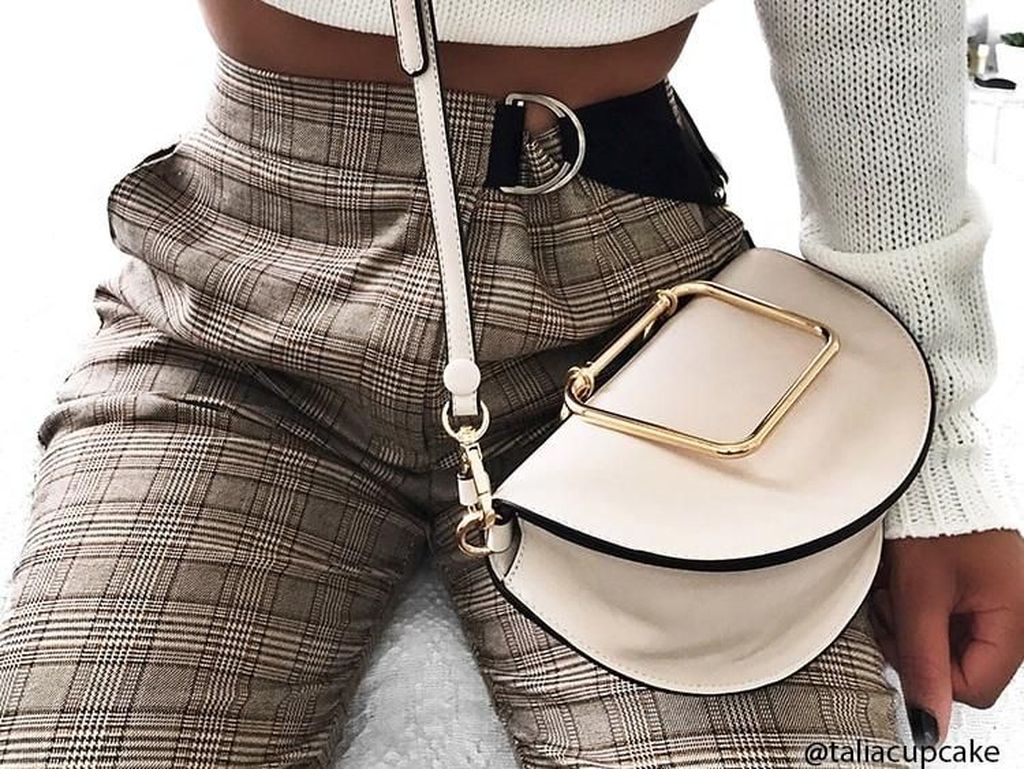 5 Tas Simpel Tapi Unik Ini Bisa Bikin Penampilan Kamu Lebih Stylish 5 Tas Simpel Tapi Unik Ini Bisa Bikin Penampilan Kamu Lebih Stylish