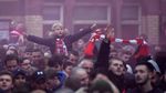 Teror Anfield untuk City: Botol Melayang, Flare Menyala