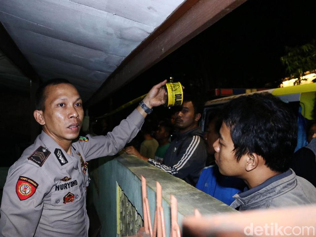 Istri: Pembunuh Pensiunan TNI AL di Pondok Labu Berbadan Gendut Istri: Pembunuh Pensiunan TNI AL di Pondok Labu Berbadan Gendut