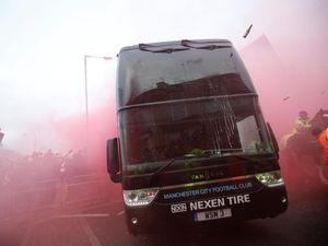 Klopp Kutuk Para Idiot yang Serang Bus City