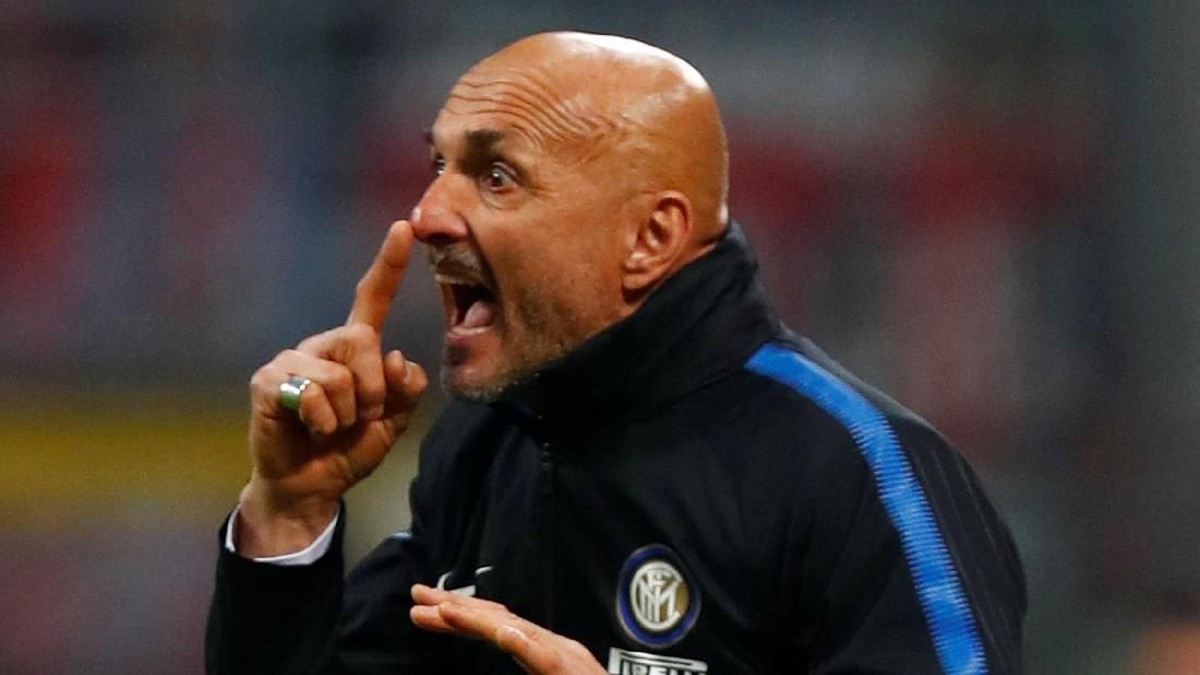 Pelatih Inter Milan Luciano Spalletti saat menghadapi AC Milan di San Siro. (Foto: Alessandro Garofalo/Reuters)